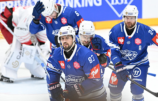 ONLINE: Hradec v Lausanne opět prohrává, potřebuje bodovat. Kometa vede v Zugu