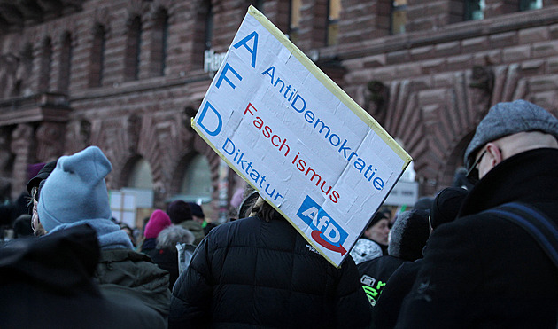 Už jsou názorově dvě Německa. Témata migrace a klimatu zemi ostře rozdělují