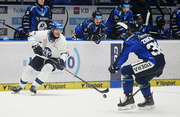 ONLINE: Vítkovice srovnaly na ledě Kladna, prohrávají Kometa, Pardubice i Litvínov