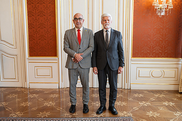 Palestinci musí změnit mentalitu i knihy ve školách, říká izraelský velvyslanec v Česku