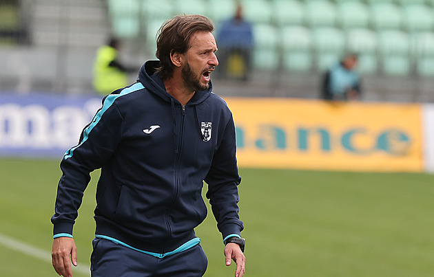 Byl to fičák, masakr. Trenér Jarolím popsal přesun do Karviné i prvoligovou premiéru