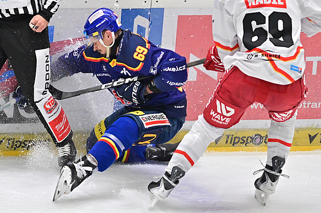 ONLINE: Hradec vede v Budějovicích, Litvínov v Olomouci. Sparta přivítá Třinec