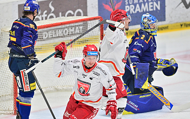 ONLINE: Třinecký gól na Spartě odvolán, Hradec dal další gól, daří se Litvínovu