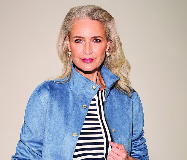 Oblečte outfit, který vás omladí.  Stačí zvolit barvy a správný střih