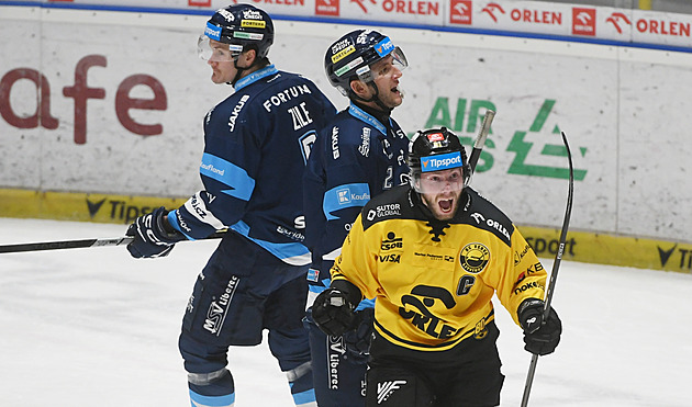 Litvínov konečně vyhrál, dařilo se Kometě i lídrovi. Sparta nezvládla nájezdy ve Varech