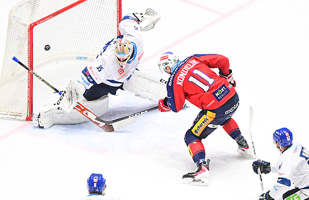 ONLINE: Pardubice ničí Kladno, Třinec prohrává v Hradci, Sparta slaví