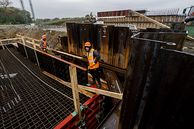 Začalo omezení vlaků z Prahy na Benešov. Hrozí kolaps dopravy, varuje Ropid
