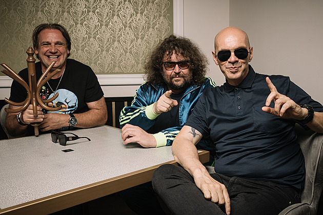 Dvě vážné ztráty po sobě J.A.R. neustála. Skupina končí