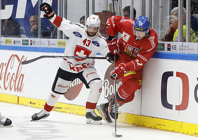 ONLINE: Česko - Švýcarsko 0:0. Kondelíkův gól neplatí kvůli kontaktu s obráncem
