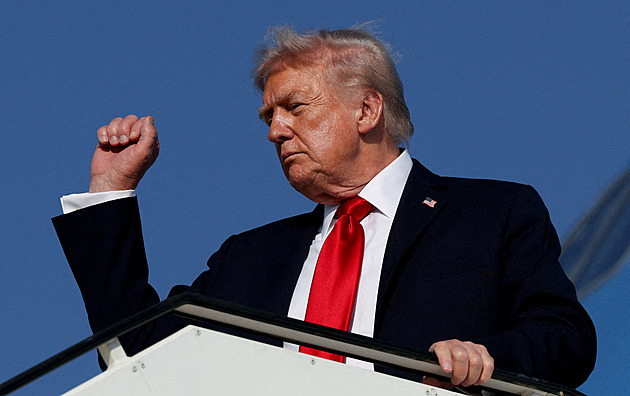 Trump zavítal na zápas NFL. Diváci ho vybučeli