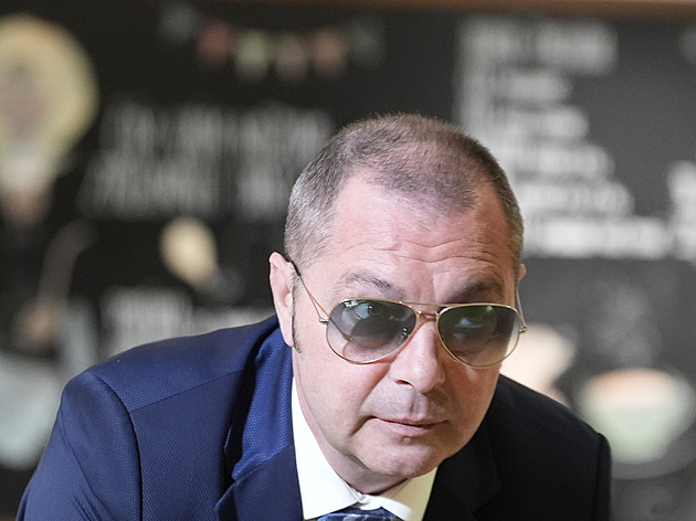 Dostal jsem milion a pero za 25 tisíc. Svědek v Dozimetru popsal odměny