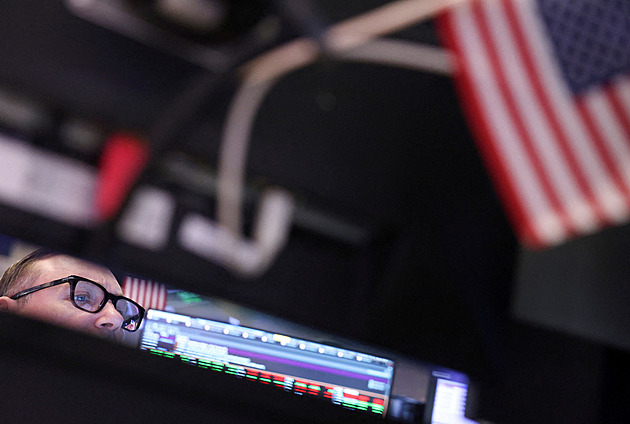 Bohatí dál bohatnou, chudí se dlouho neměli hůře. Jak chutná americká realita