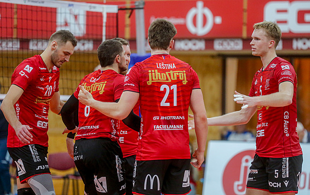 Volejbalové Budějovice si upevnily vedení, Příbram zdolala Liberec