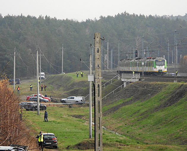 Je to stav před válkou, hrozila katastrofa, říkají Poláci o sabotáži na železnici