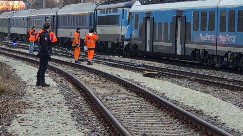 Srážka rychlíku s osobním vlakem na Českobudějovicku: Desítky zraněných, pět těžce