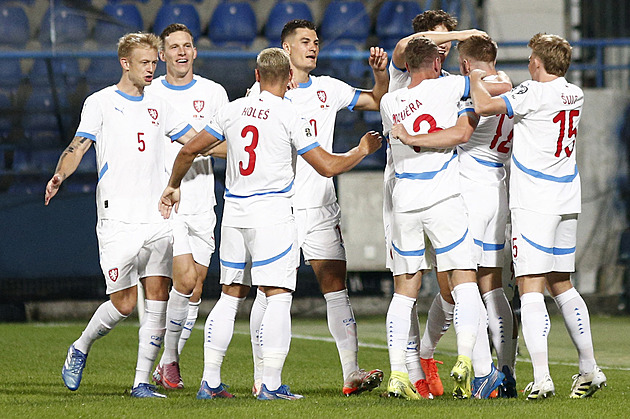 V semifinále baráže se fotbalisté utkají s Irskem, ve finále může čekat Dánsko