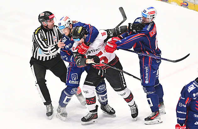 ONLINE: Pardubice srovnaly se Spartou, Brno prohrává. Litvínov přišel o vedení