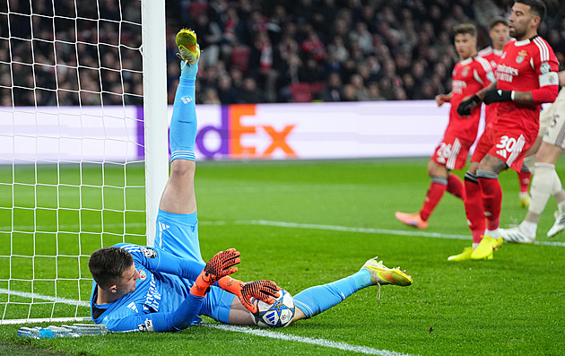 ONLINE: Barcelona hraje s Chelsea, Schick s Leverkusenem bojuje proti City