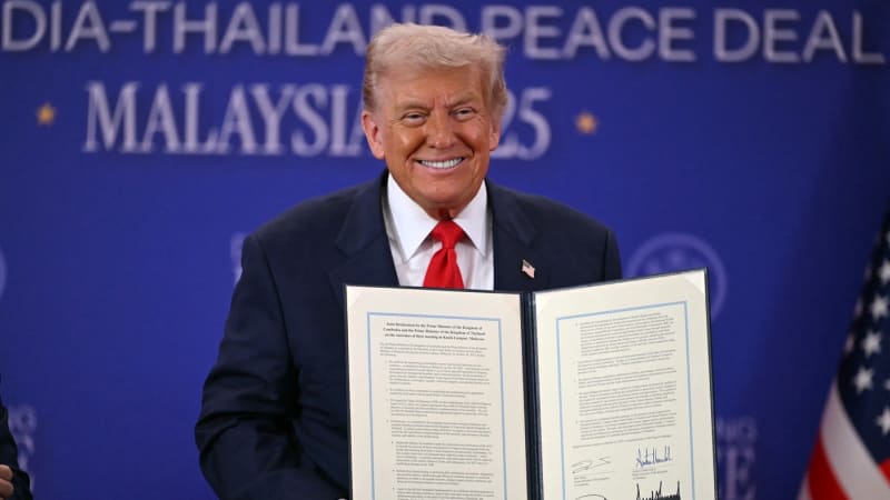 Trumpova krocaní groteska: Spílal guvernérovi do „špindírů“, omilostněný pták mezitím zmizel