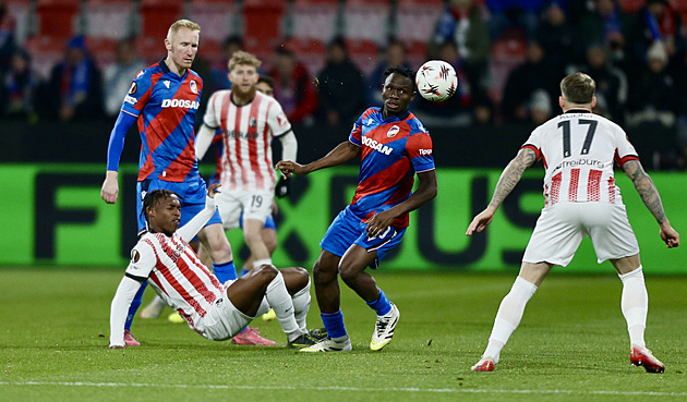 ONLINE: Plzeň - Freiburg 0:0, domácí se radovali, gól Durosinmiho ale neplatí