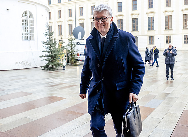 Musíme nastartoval hospodářský růst, řekl při příchodu za prezidentem Havlíček