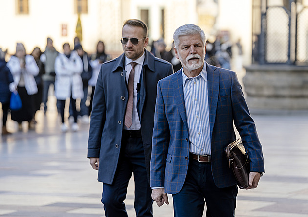 Pavel přijal Metnara. Vítá, že bude práce policistů i hasičů dobře oceněna