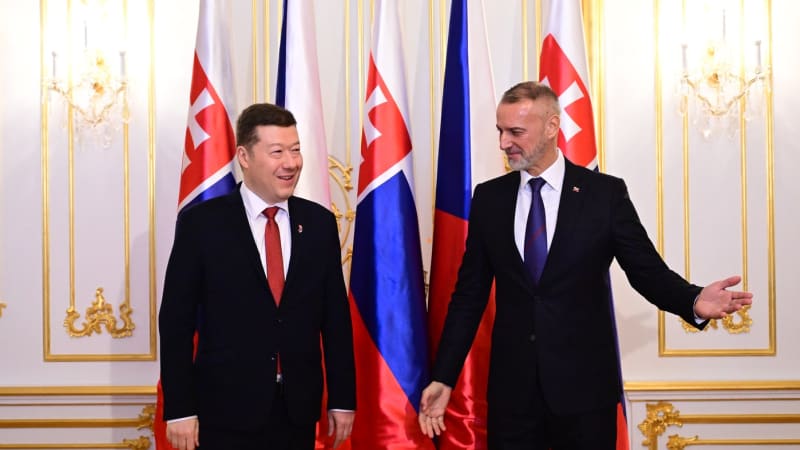 Restart česko-slovenských vztahů: Okamura u sousedů našel podporu proti migraci i EST2