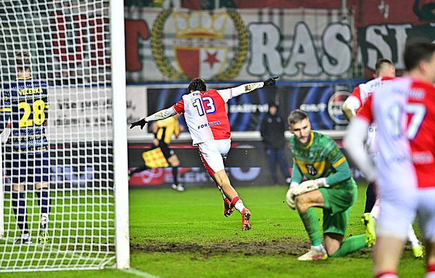 ONLINE: Teplice - Slavia 1:2, v závěru snižuje Kozák, za hosty dva góly Chytil