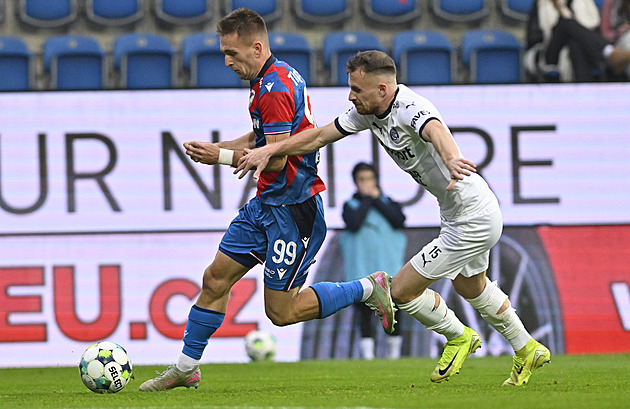 ONLINE: Slovácko - Plzeň 1:0, poslední tým otevírá skóre zásluhou Petržely