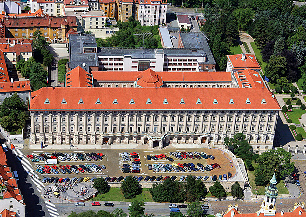 Škatulata kvůli změně vlády. Kabinet Petra Fialy posílá své náměstky do diplomacie