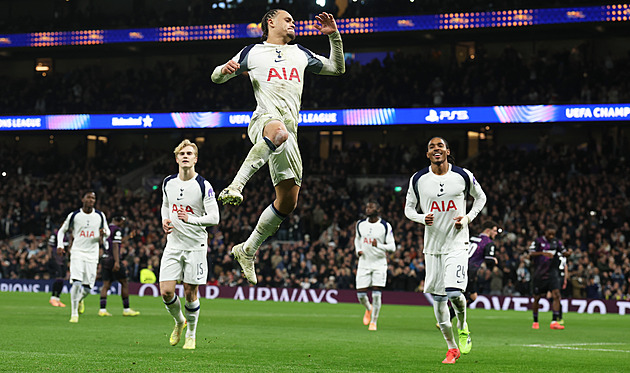 Tottenham - Slavia 3:0, vlastní gól i dvě penalty. Hosté se výhry zase nedočkali