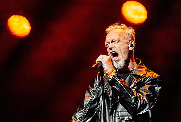 RECENZE: Pachuť rozbujelé estrády. Lucie slavila cingrlátky, hlad po muzice jí chyběl