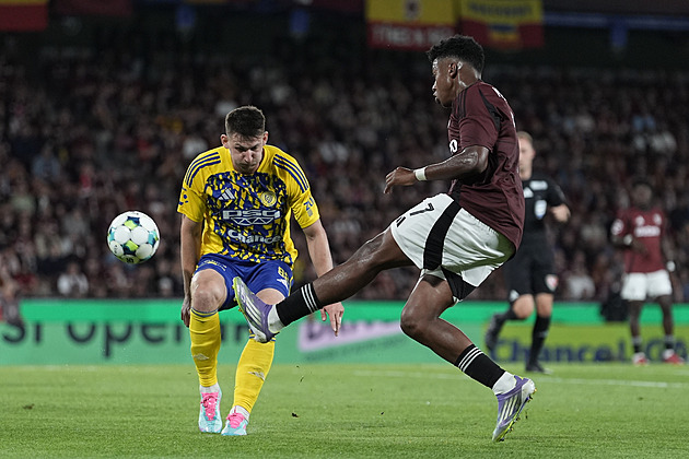 ONLINE: Zlín - Sparta 0:0, v úvodu šanci Kuola likviduje brankář Dostál