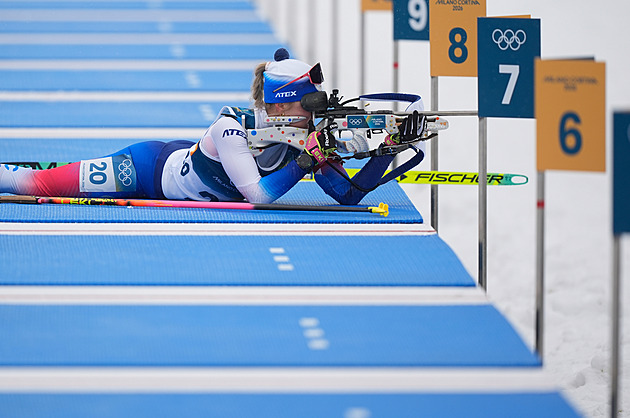 Biatlon na ZOH ONLINE: Ženy jedou stíhací závod, v akci jsou i tři Češky