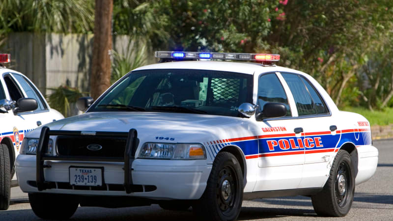 Patnáctiletý student v Texasu postřelil učitelku a pak obrátil zbraň proti sobě