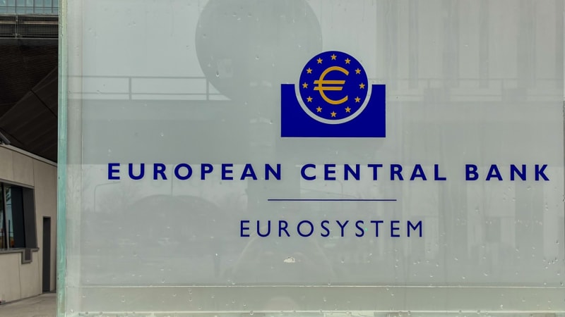 Velká bankovní odstávka: Během Velikonoc zamrznou platby v eurech, na co dát pozor v Česku?