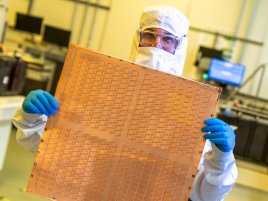 Skleněné substráty Intel nabídne o tři roky později než plánoval, nejdříve 2029