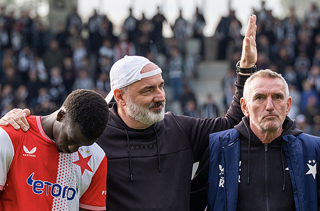 Trpišovský chválil Hradec: Český fotbal má další silný klub. Trest pro Mosese? Ústřel