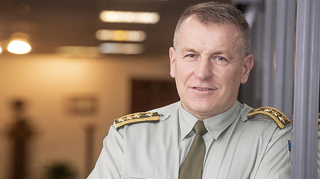 Řehku v čele armády vystřídá Hlaváč. Zůna řekl, proč pro něj nehlasoval