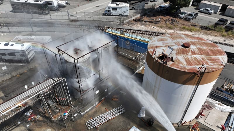 Evakuace 40 tisíc lidí v Kalifornii: Z nádrže uniká nebezpečná chemikálie, hrozí exploze