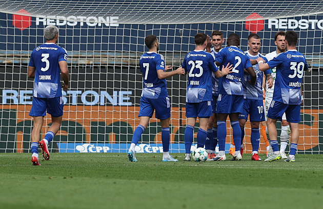 Olomouc - Karviná 4:0, souboj posledních vítězů pohárů. Domácí jsou sedmí