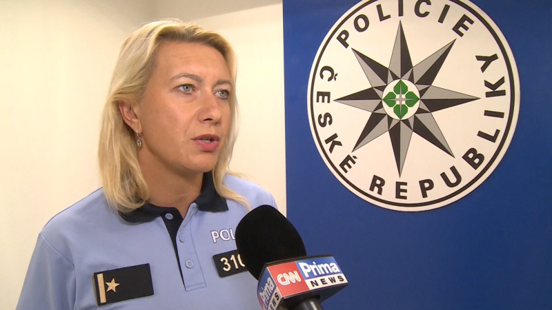 Útok násadou od krumpáče v Praze šetří policie jako výtržnictví. Video obletělo internet