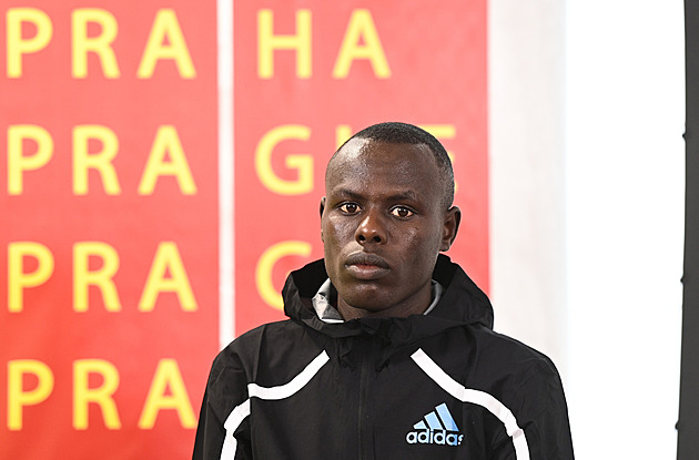 Keňan Kiplimo dostal trest za doping. Po prohřešku konkurenta dříve vyhrál v Praze