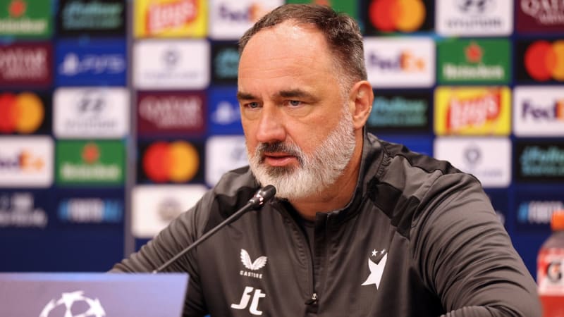Trpišovský po prohře Slavie v Baku nešetřil kritikou: Chybí výkonnost, cítím beznaděj