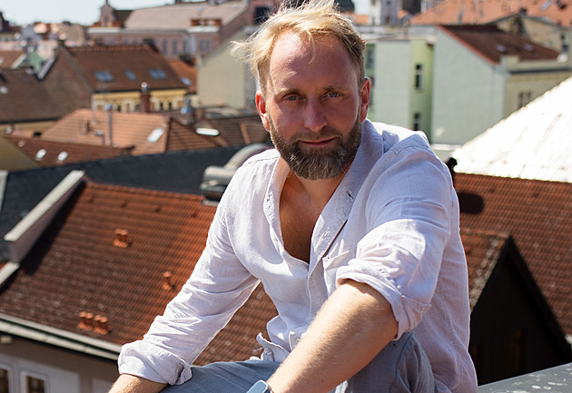 Hodnoty, jež platí, říká režisér Khek o Steinbeckovi. Ubu bude aktuální