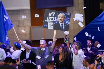 V izraelských volbách vede vládní blok, většinu nemá